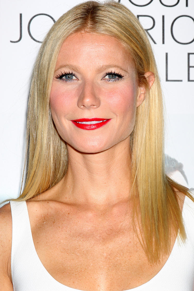 Gwyneth Paltrow red lipstick